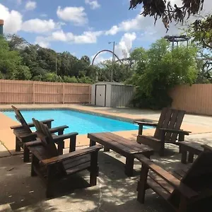 Holiday home Pool Home Behind Busch Gardens, Tampa